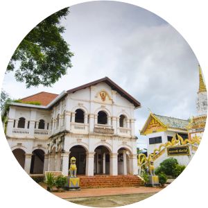 Wat Phra Si Maha Pho - 