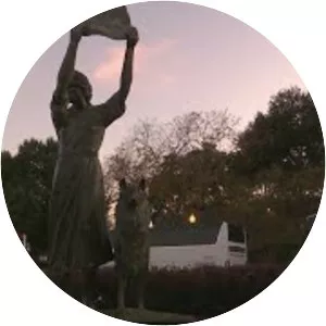 Waving Girl Statue - 