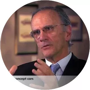 Wayne Cherry - American car designer