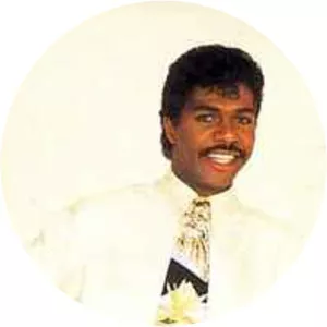 Wayne Lewis Singer-songwriter - Singer