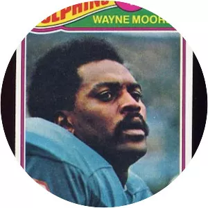 Wayne Moore - American football player