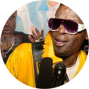 Weasel Manizo photograph