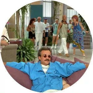 Weekend at Bernie's - 1989 ‧ Farce/Adventure ‧ 1h 50m