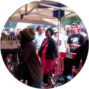 Wellette Seyon - Musical artist