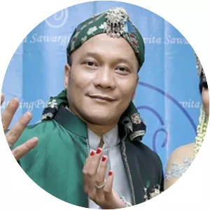 Wikan Resminingtyas - Iwa K's wife