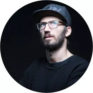 gene karz william avignone - Musical artist