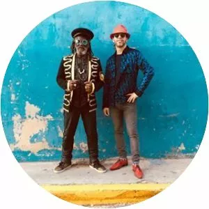 Winston Mcanuff & Fixi