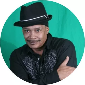 Winzell Kelly - Singer