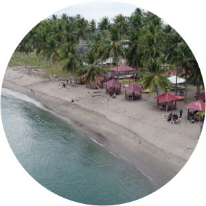 wisata pantai lowita