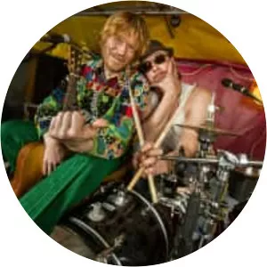 Wohnraumhelden - Musical group