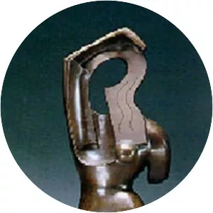 Woman Combing Her Hair - Sculpture by Alexander Archipenko