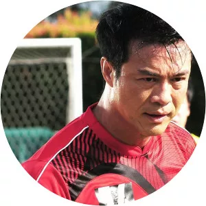 World at Your Feet (2014) - 2014 ‧ Drama ‧ 1 season