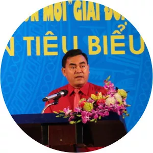 y biêr niê - Politician