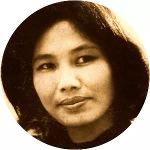 Ý Nhi - Vietnamese poet