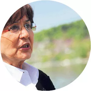 Yakin Ertürk (Yakın Ertürk)