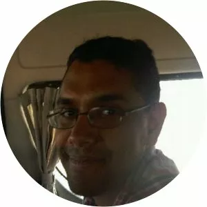 Yakov Chandy - Sarah Hiddleston's husband