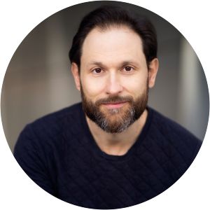 Yalin Ozucelik - Actor