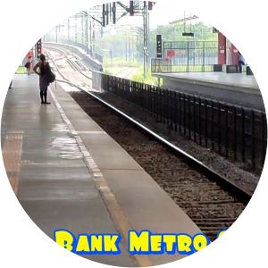 Yamuna Bank metro station