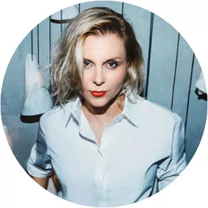 Yana Troyanova - Russian theater actress