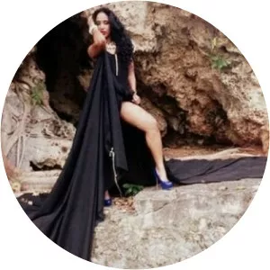 Yannely Medina - Vakero's wife