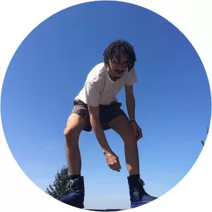 Yaprak Asimov - Musical artist