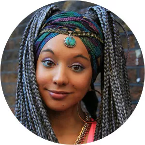 Yarah Bravo - Singer-songwriter