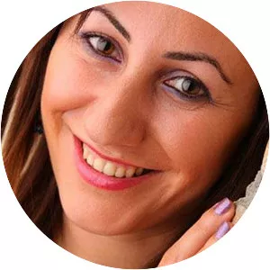 Yasemin Yıldız - Singer