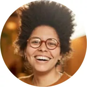 Yasmin Thayná - Filmmaker