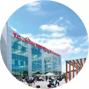 Yeni Yüzyıl University