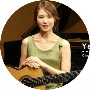 Yenne Lee - Musical artist