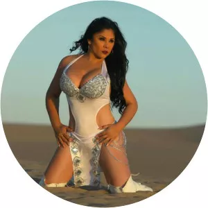 alma bella yolanda medina - Singer