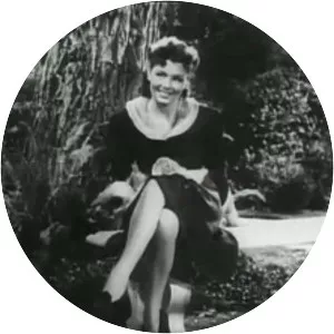 Yolande Donlan - American actress