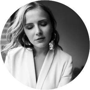 Yona - Singer-songwriter