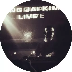 Yong Jai Kim - Musical artist