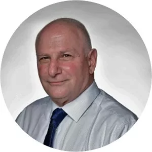 Yoram Weiss - Economist