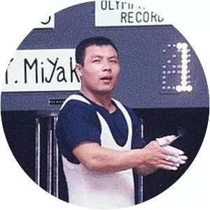 Yoshinobu Miyake