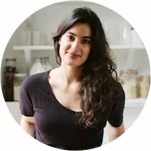 Yossy Arefi photograph