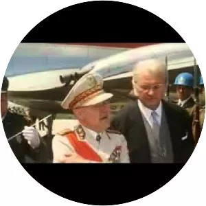 You Are a Widow, Sir - 1971 ‧ Comedy/Sci-fi ‧ 1h 37m