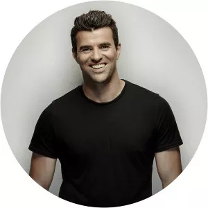 Young, Free and Single2015