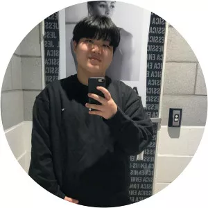 YUNG CHENS - Musical artist