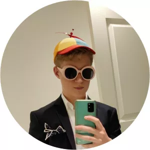 Yung Spinach Cumshot - Musical artist