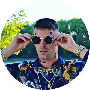 YungHolla - Musical artist