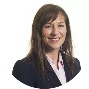 Yvonne Ramsay - Nurse ‧ Gordon Ramsay's sister