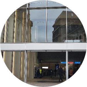 Zazpikaleak/Casco Viejo station