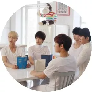 ZE:A FIVE photograph