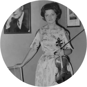 Zelia Aumere Musician