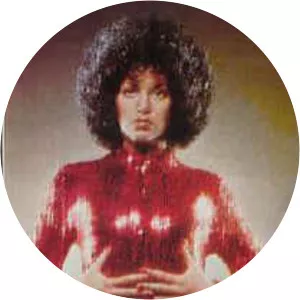 Zenda Jacks - Singer