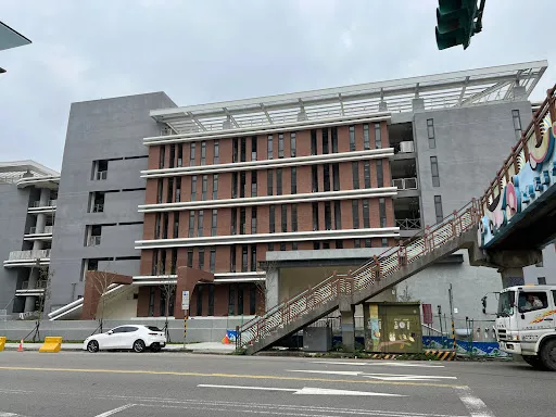 Zhongli Elementary School, Zhongli District, Taoyuan City - Elementary school in Taoyuan City, Taiwan