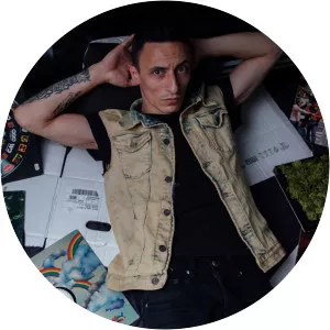 Zin Ak Bes - Musical artist