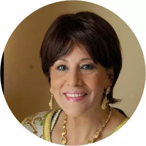 Zineb Smaiki - Actress